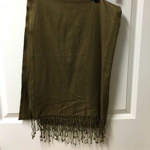 Pashmina wrap in Olive green